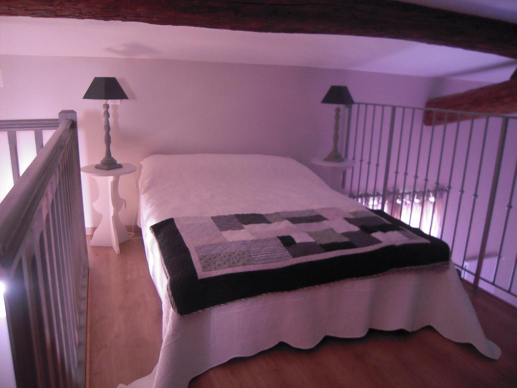 La Gourgasse Vieille Hotel Beziers Room photo